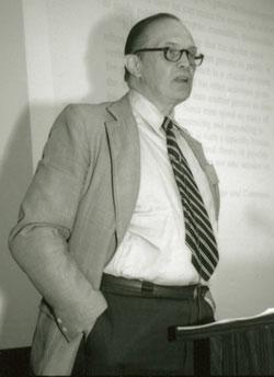 George Armitage Miller, psicólogo cognitivo de la Universidad de Princeton, autor de la ley del número mágico siete